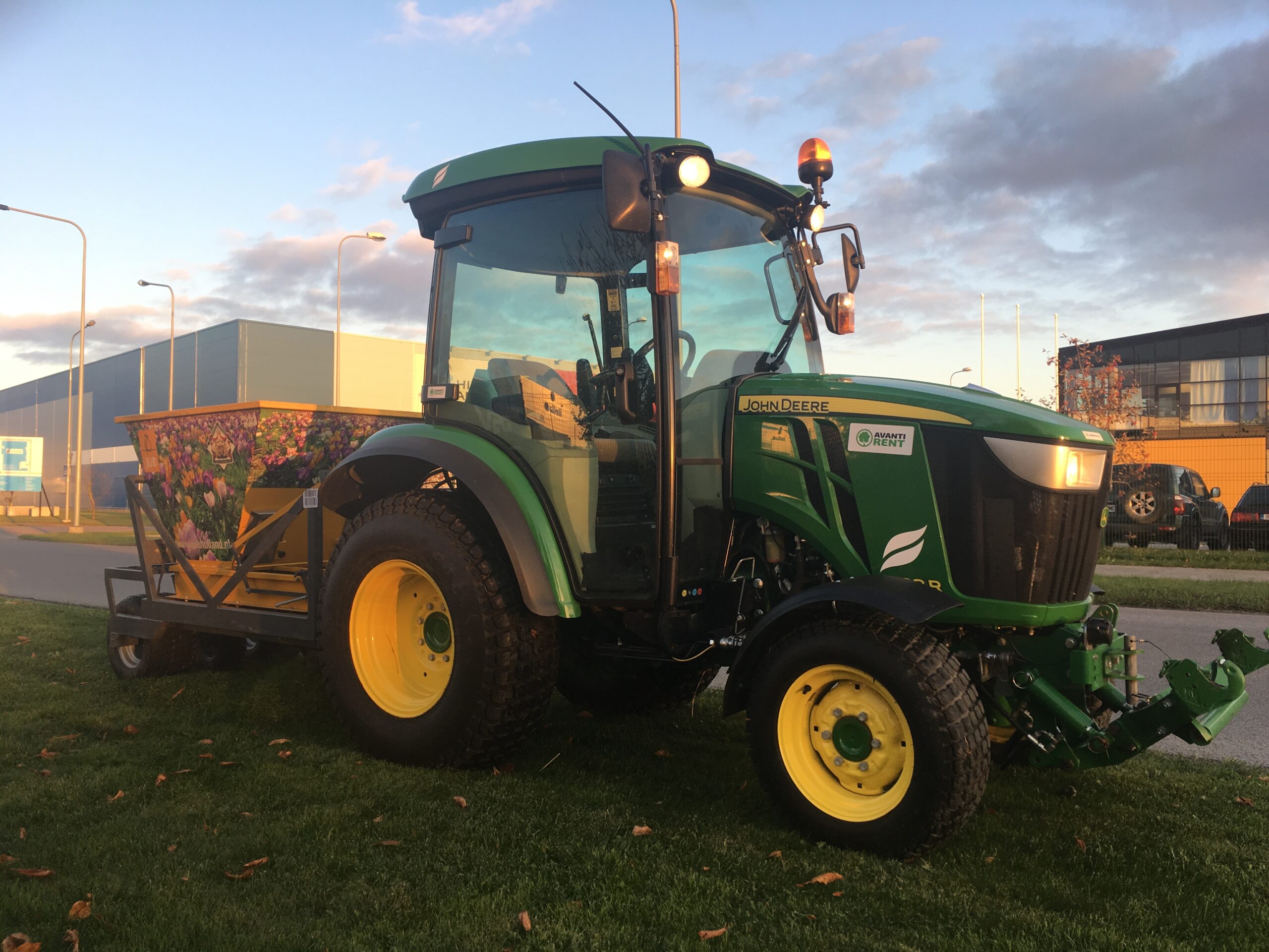 John Deere 3038R kompakttraktor väike traktor lumesahk niiduk rent avantirent-7