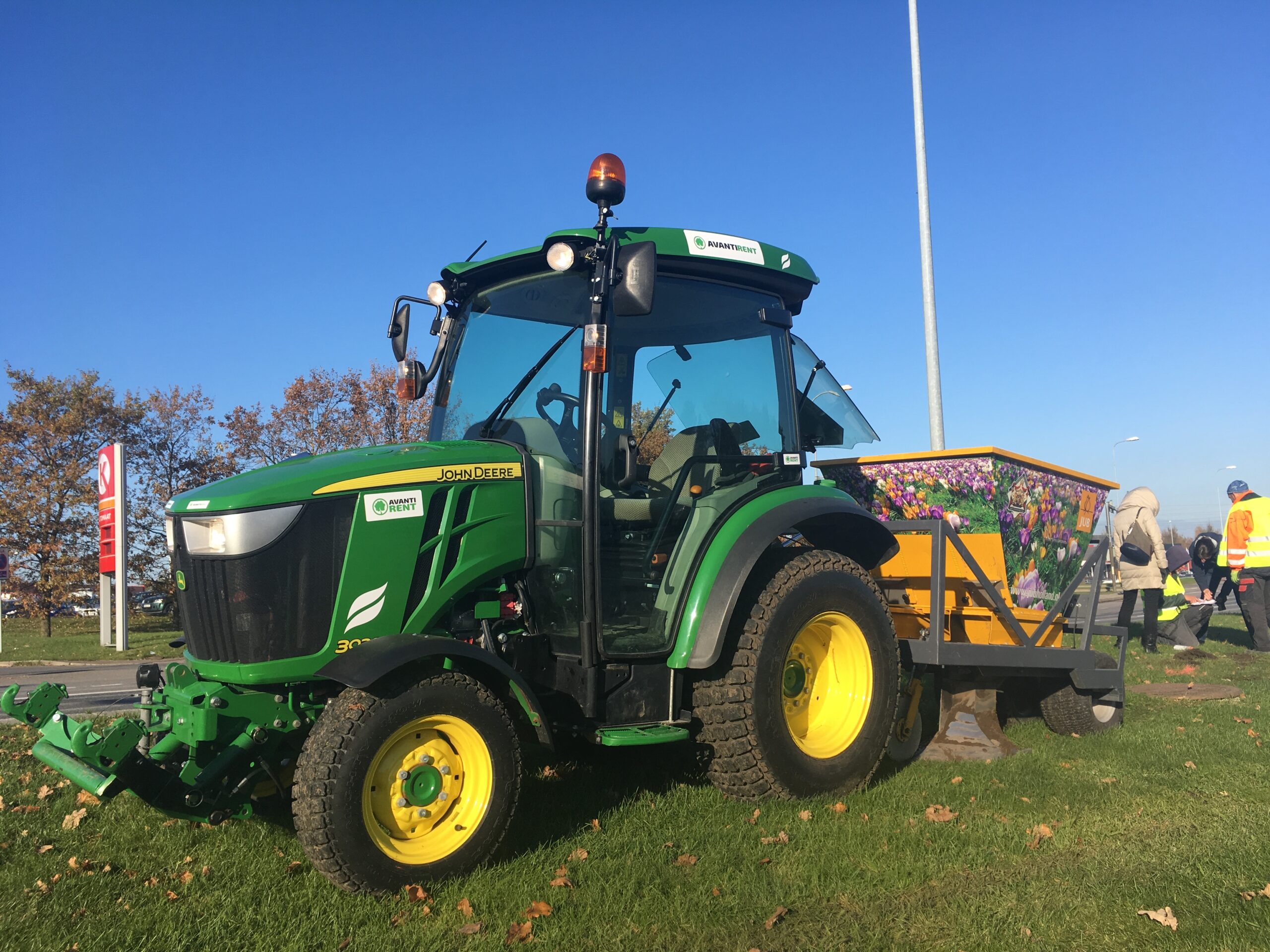 John Deere 3038R kompakttraktor väike traktor lumesahk niiduk rent avantirent-8